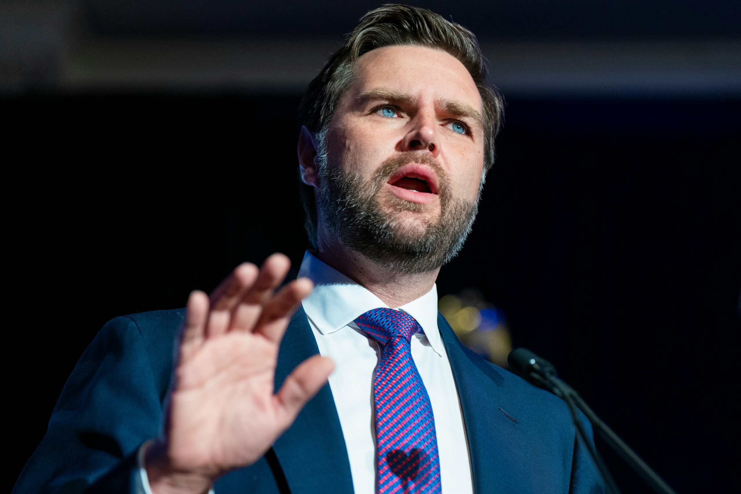 jd.-vance-says-he-is-“disturbed”-by-teachers-who-do-not-have-children